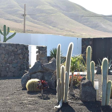 La Belle Vie Villa Famara Exteriör bild