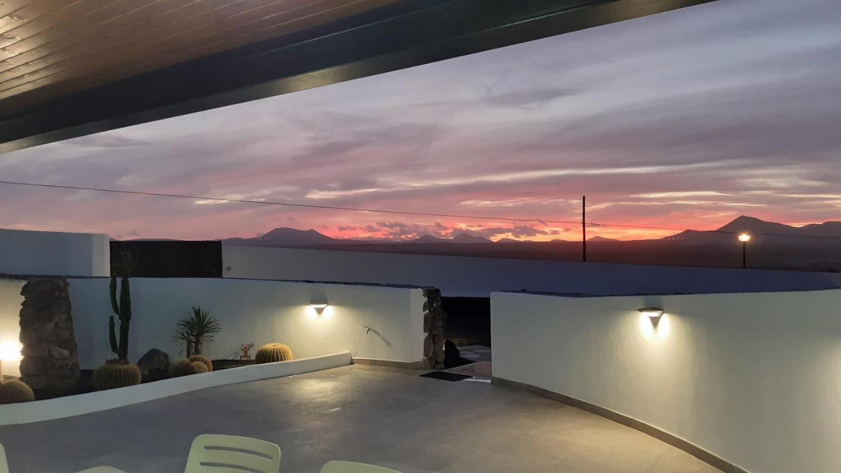 La Belle Vie Villa Famara Exteriör bild
